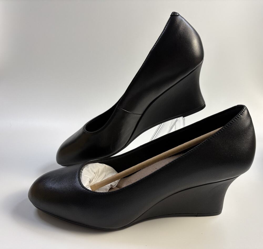 Clarks Women Black Leather Wedge Heel Size 10M Ultimate Comfort Shoes